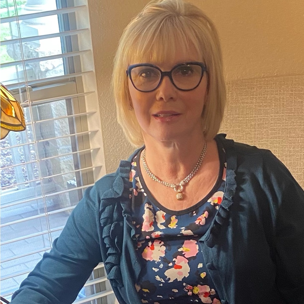 Meet your Posher, Sherry